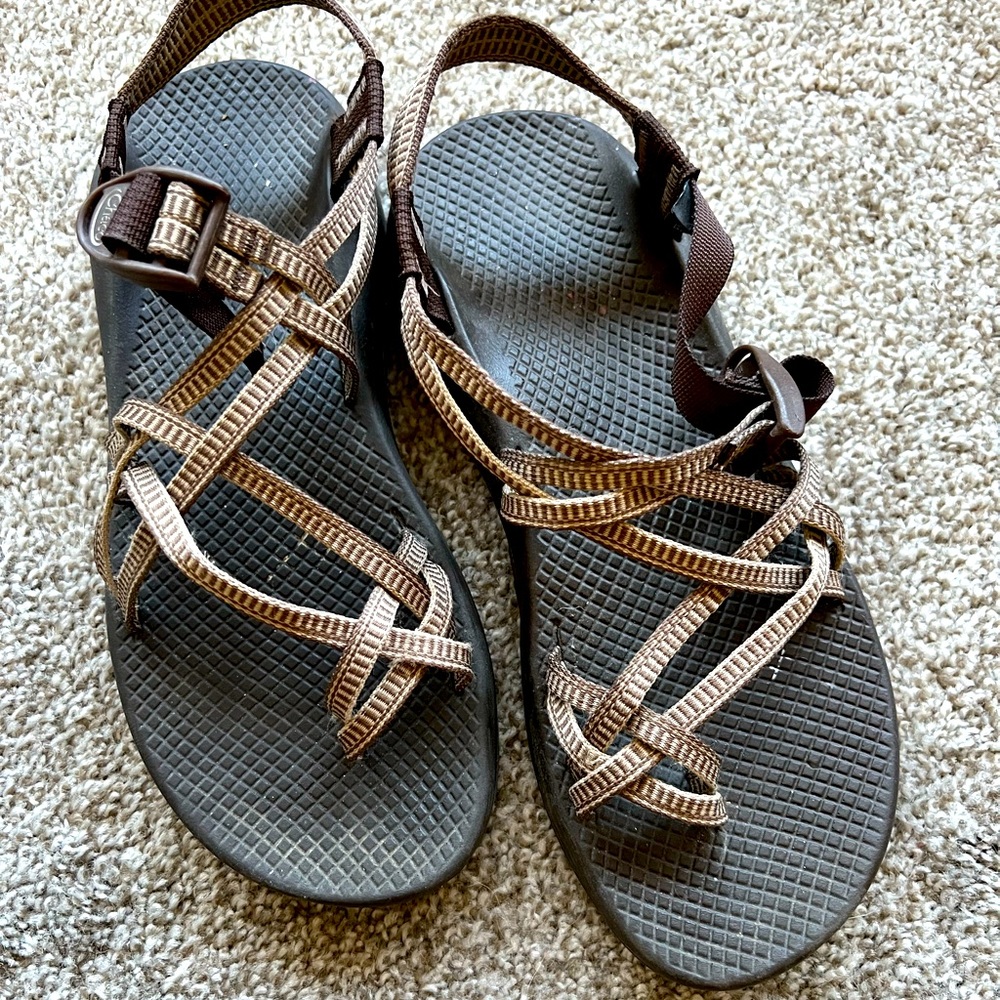 Vibram Chaco shoes. Size 10. Hardly worn. Very sturdy sandals.